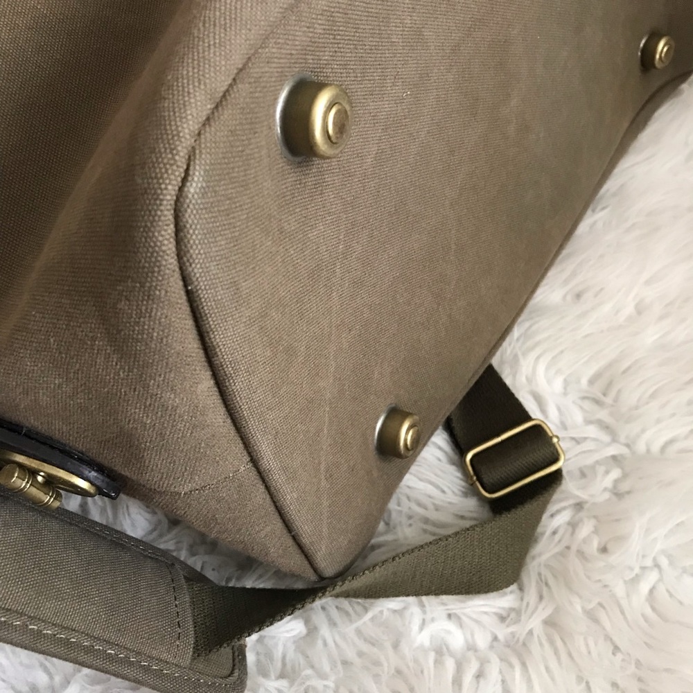 Tommy Bahama Carry On Canvas Carry On - Picture 4 of 8